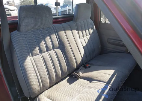 1991 Toyota Pickup 1/2 Ton Sht Wheelbase Dlx from USA, damaged, VIN JT4RN81P4M5119780